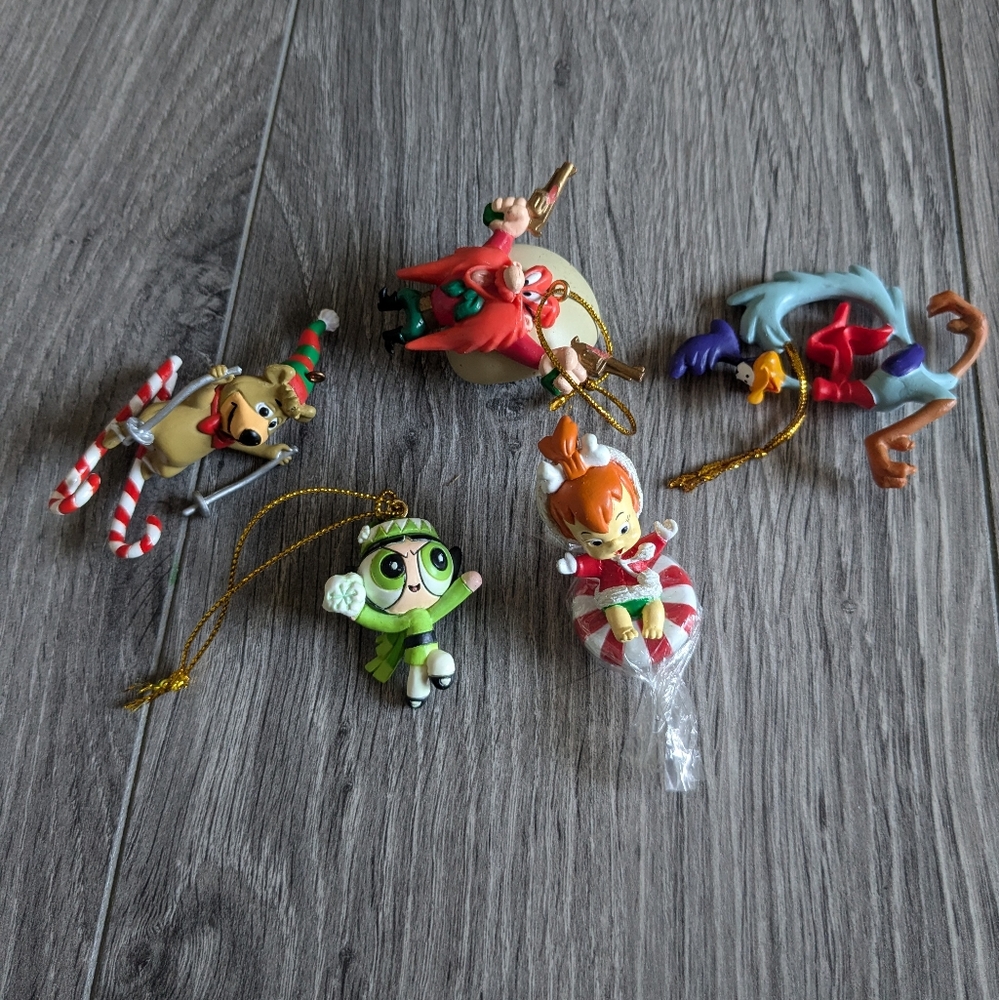 Classic Pop Culture Mini Cmas Ornaments Hannah Barbara, Looney Tunes,Nickelodeon